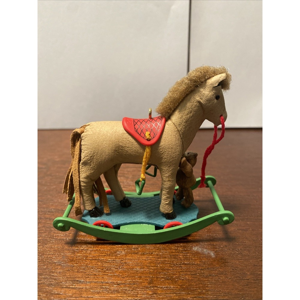 Hallmark‎ Keepsake Christmas Ornament 2004 A PONY FOR CHRISTMAS - Picture 3 of 5